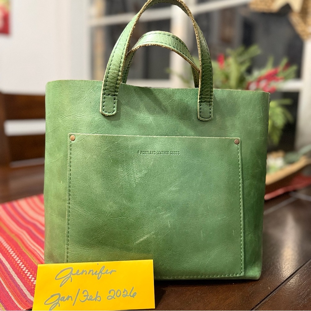 Portland Leather Green Tote Bag - Picture 5 of 7